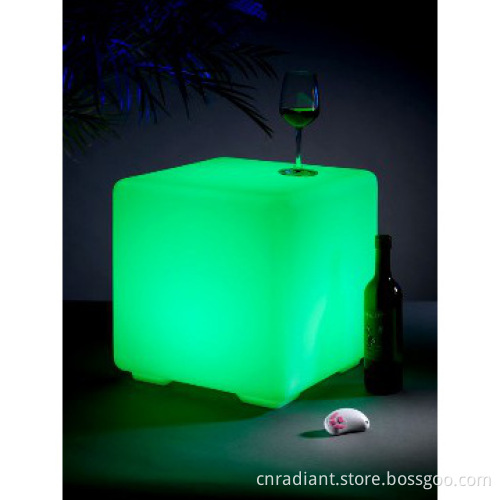 Remote controlled rgb led decorative lamp with cube shape